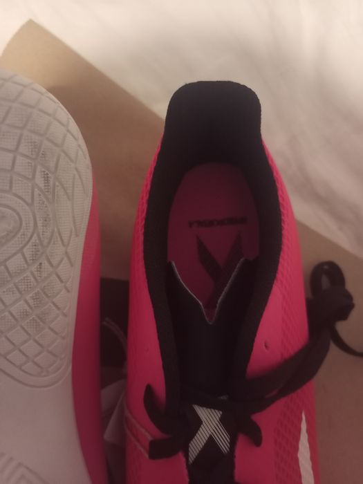 Футзалки        adidas р42