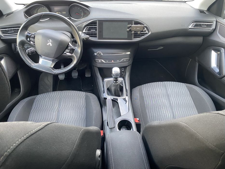 Peugeot 308 SW 1.2 130cv