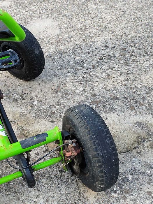 Moto 4 Berg a pedais para jovem a partir dos 10 anos