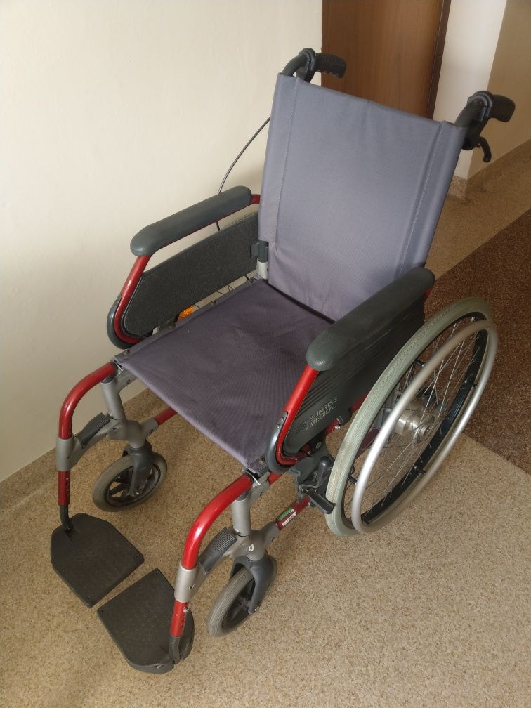 Инвалидная коляска с тормозом и блократором