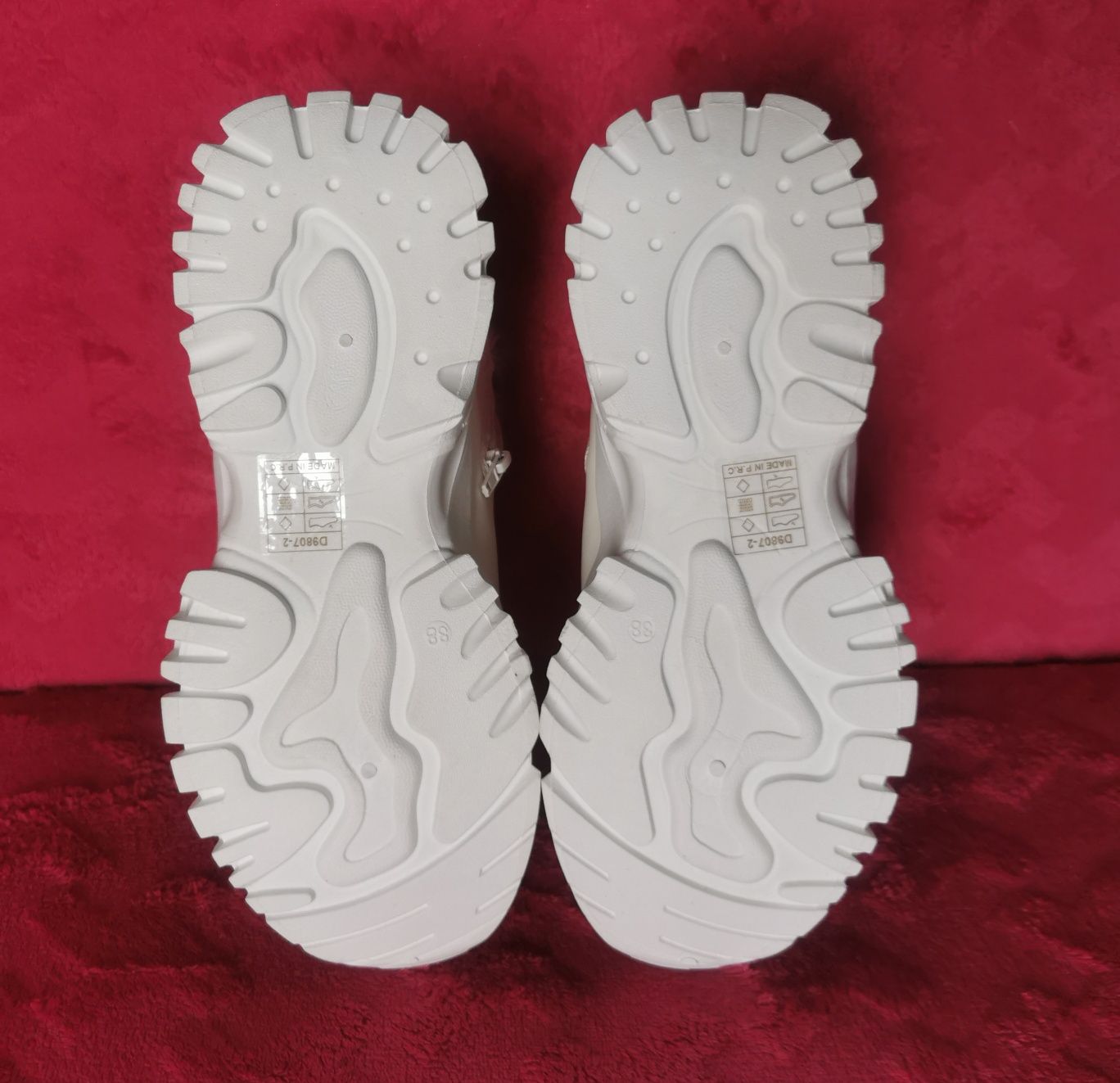 Białe ocieplane buty zimowe sniegowce sneakersy