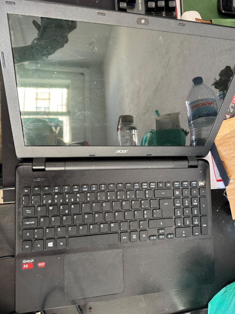 Portatil acer a funcionar