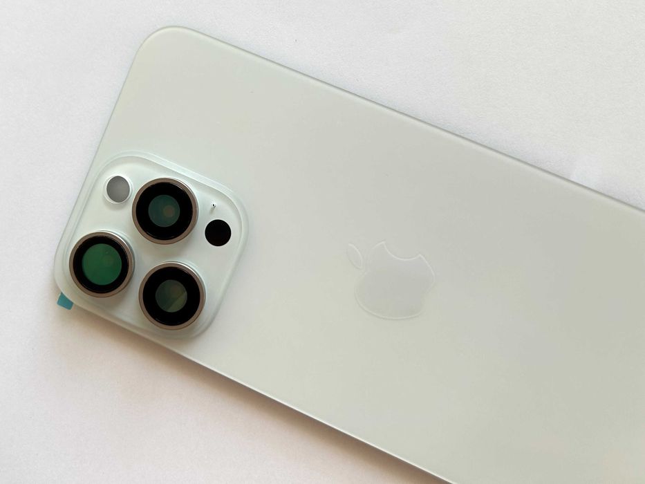 Tylna klapka/szybka iPhone 15 Pro  z ramką z Magnesami Biały White