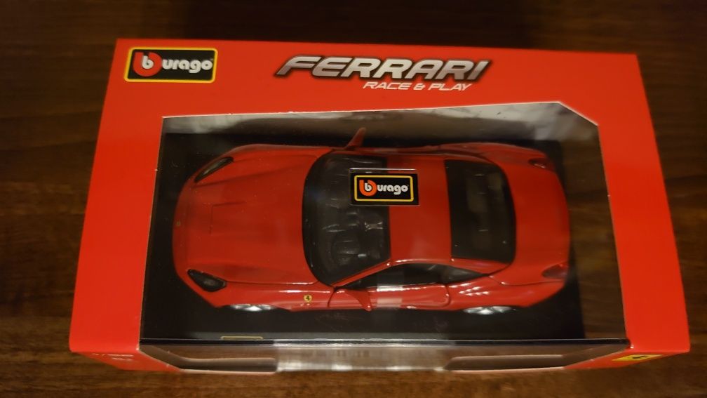 Bburago Race & Play Ferrari California 1:32 BURAGO.