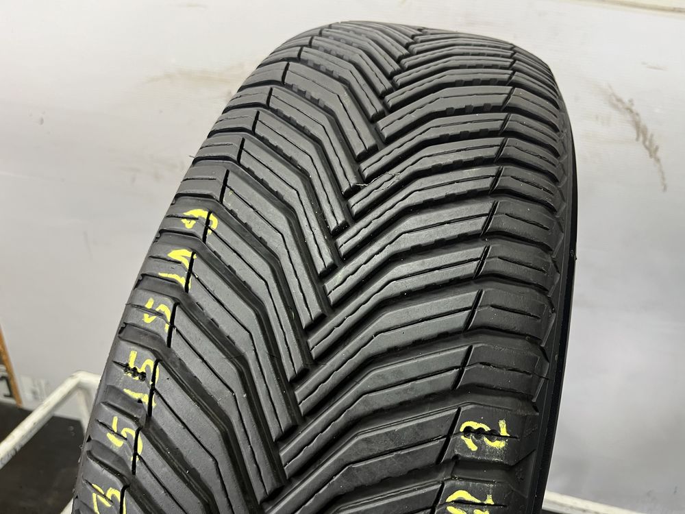 235/55/19 105H Michelin Cross Climate2