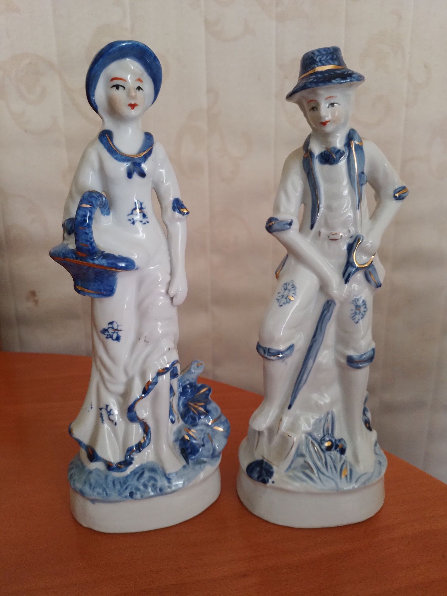 Figurki porcelanowe  pary