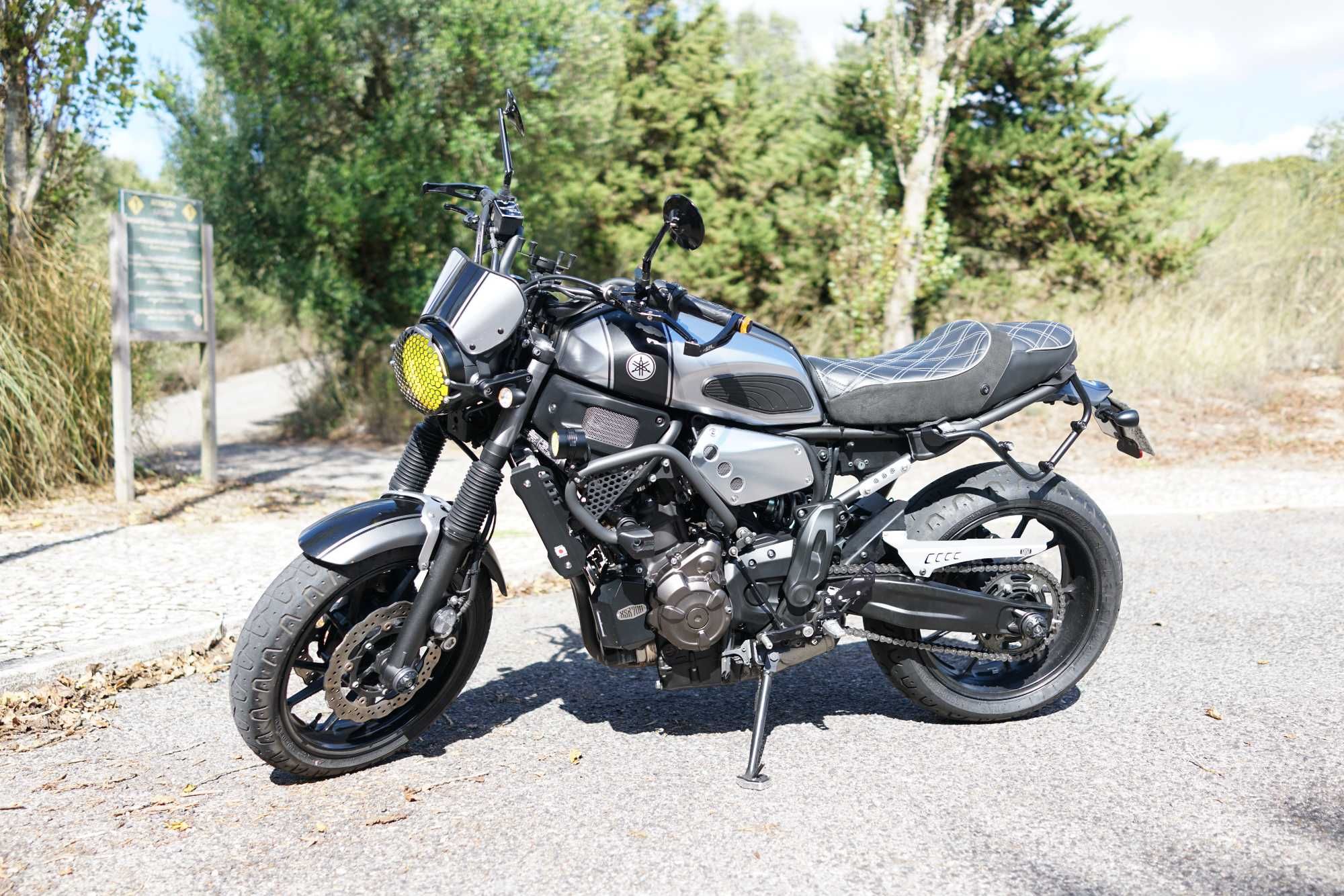 Yamaha XSR700 Custom, única! Como nova.
