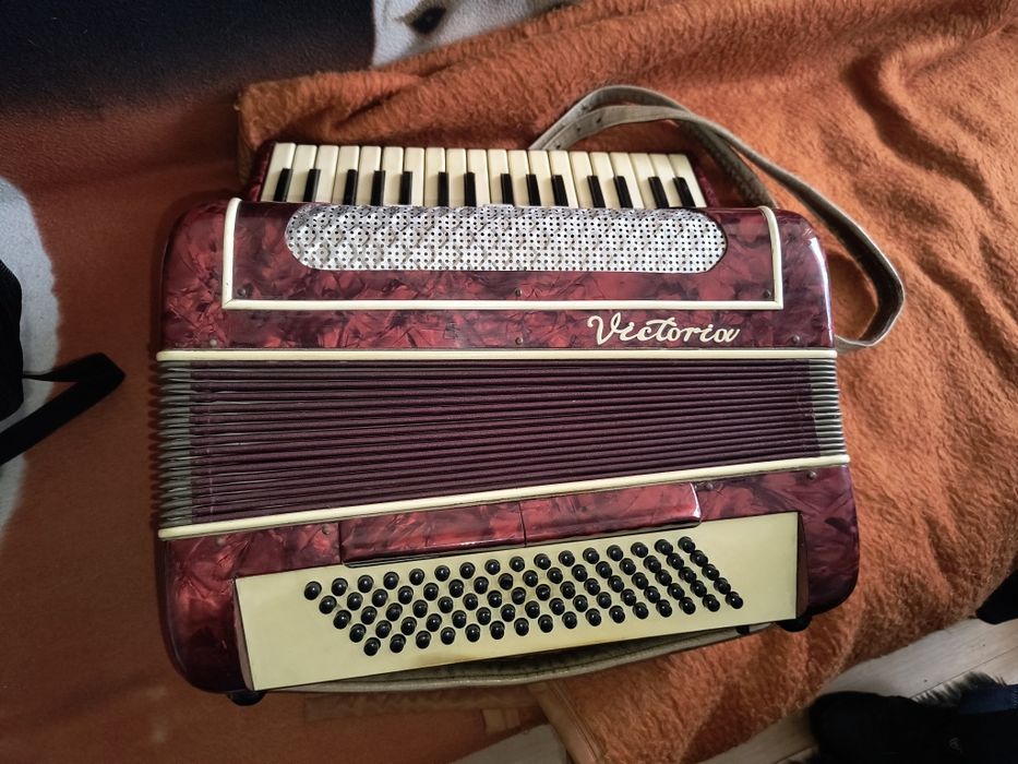 Akordeon harmonia Victoria 80