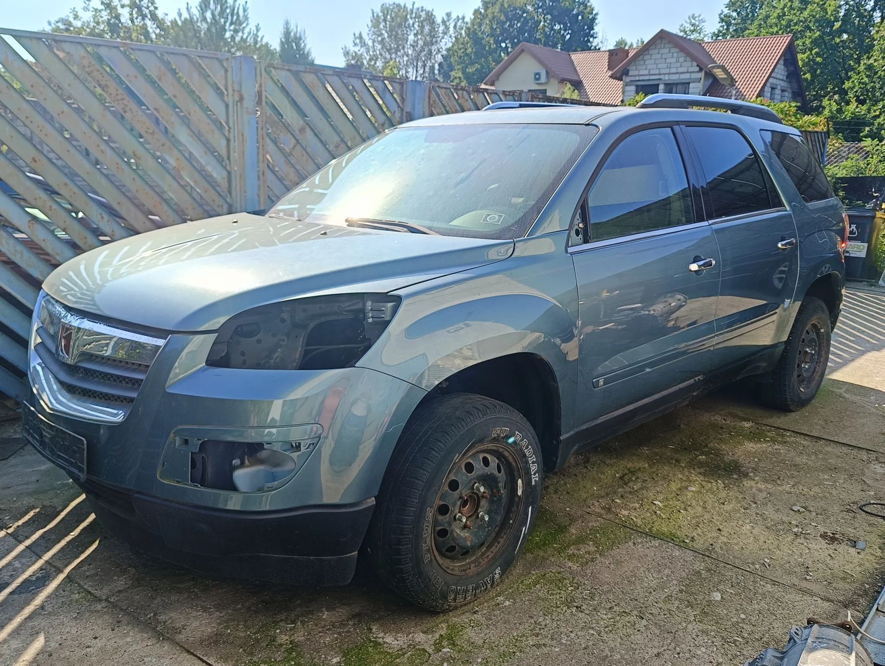 Chevrolet HHR Saturn Outlook