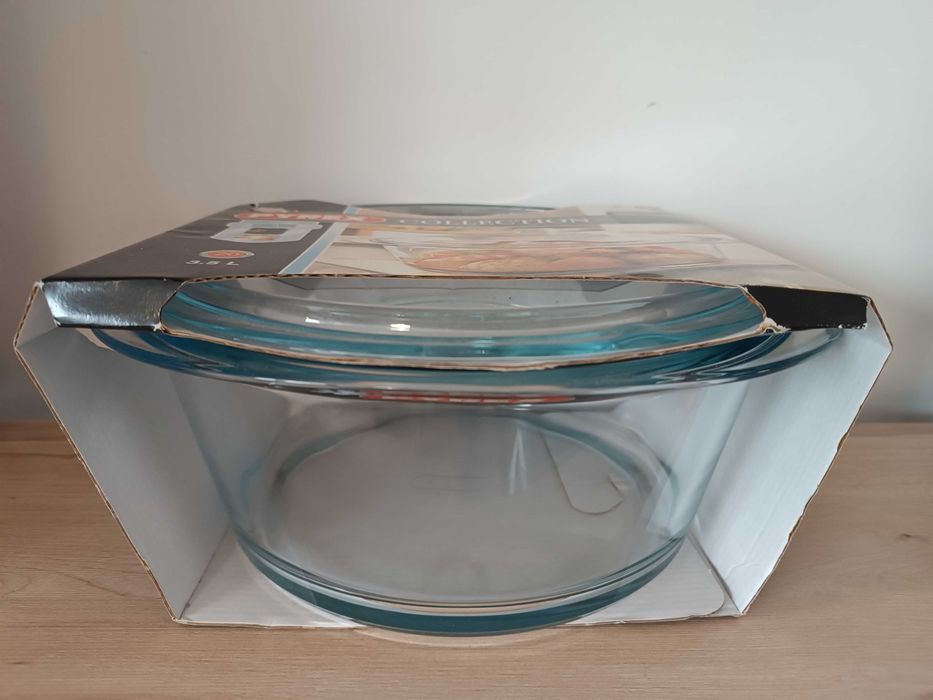 Naczynie żaroodporne z pokrywką pyrex 3,5l