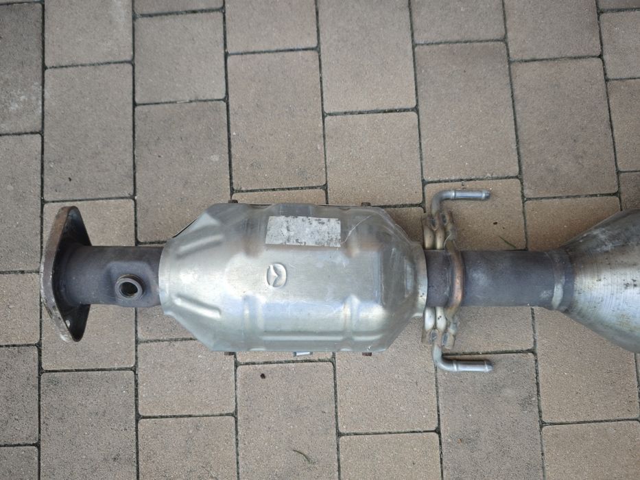 Каталізатор/ глушник Mazda6