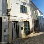 Moradia habitável no centro de Torres Novas