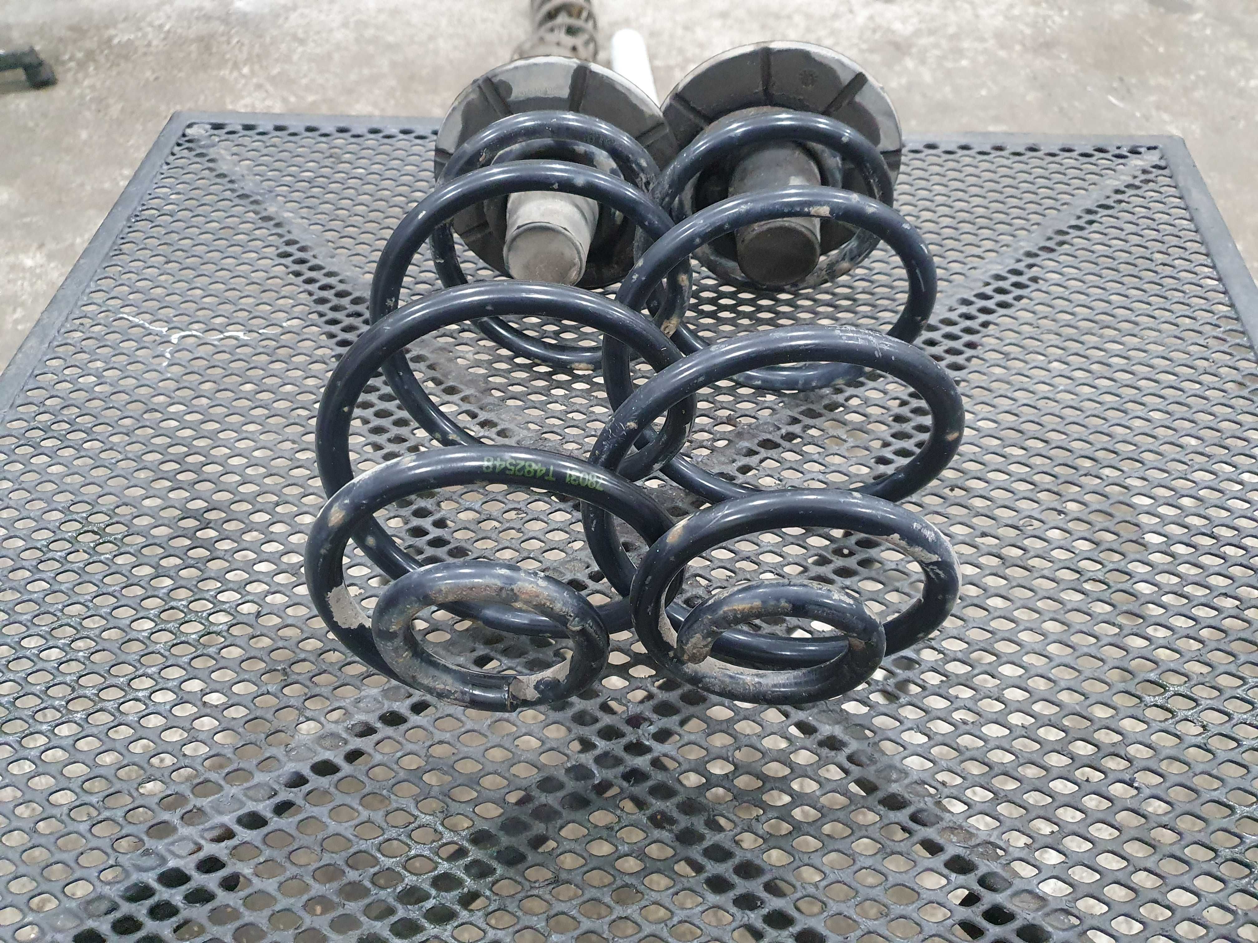 Sprezyna sprezyny tyl tylne Opel Astra H 3 III kombi komplet