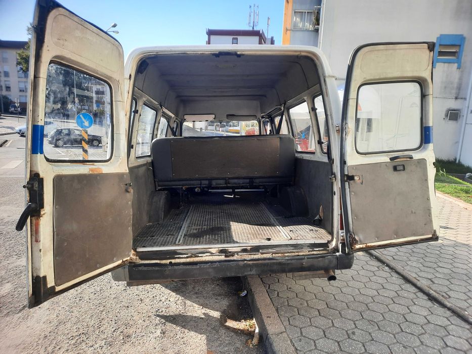Vendo ou troco ford transit 9 lugares (mista)