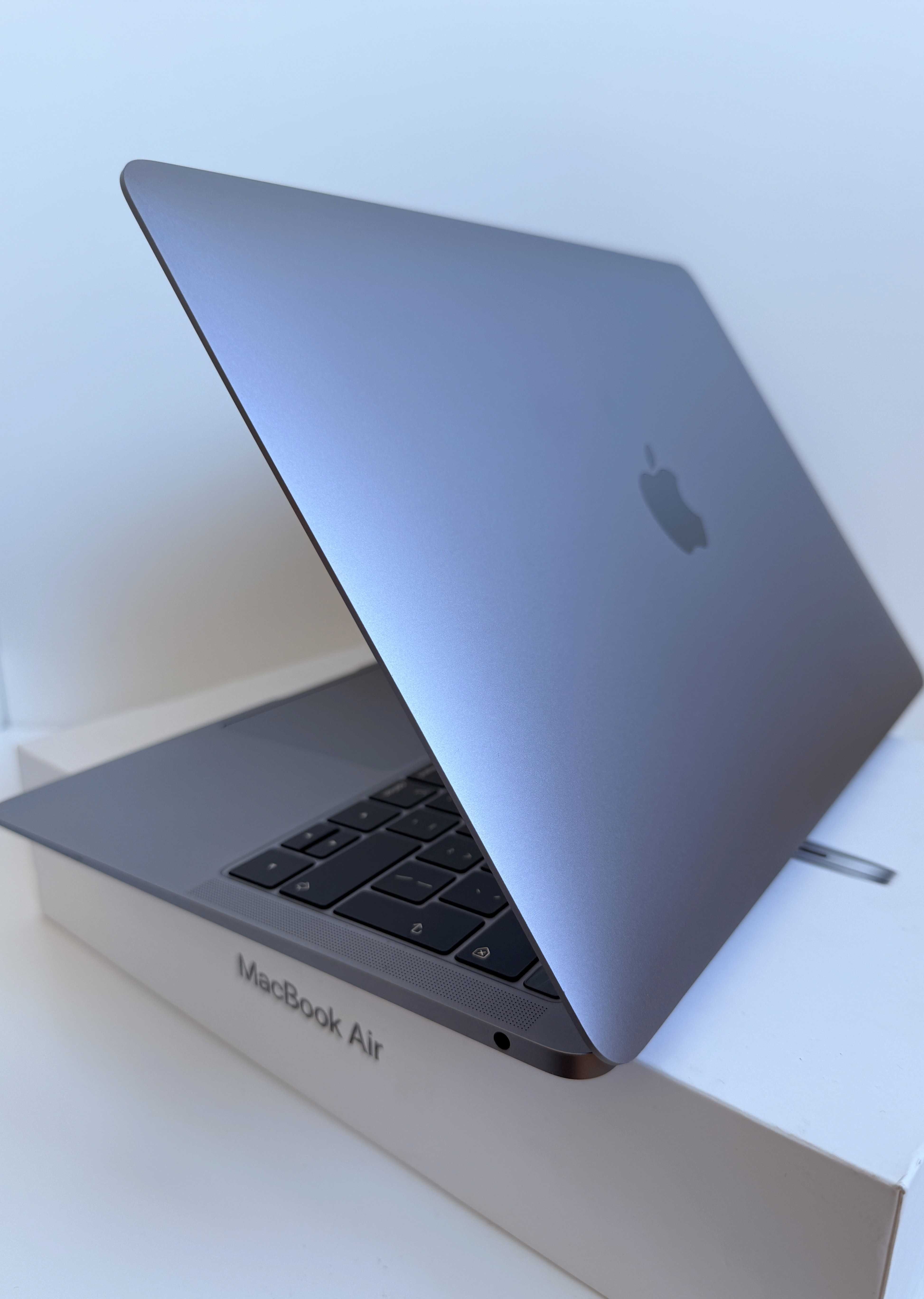 Apple MacBook Air 13” (2019) – Intel Core i5 / 8GB RAM / 256GB SSD