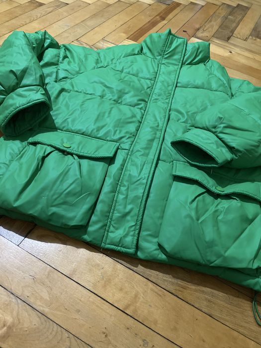 Курточка зелена жіноча