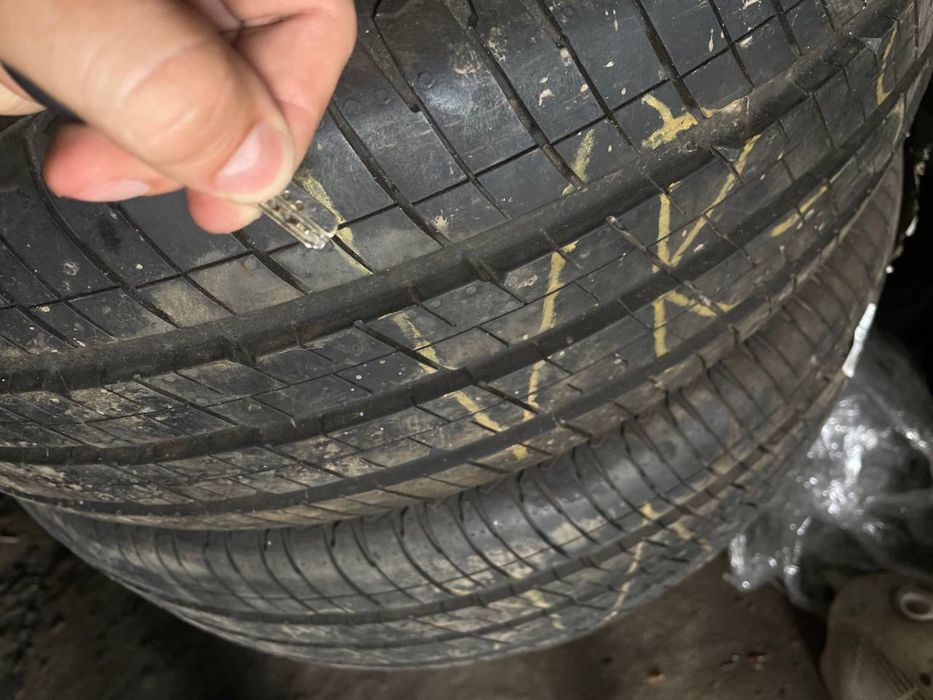 Continental Vanco2 235/65r16C