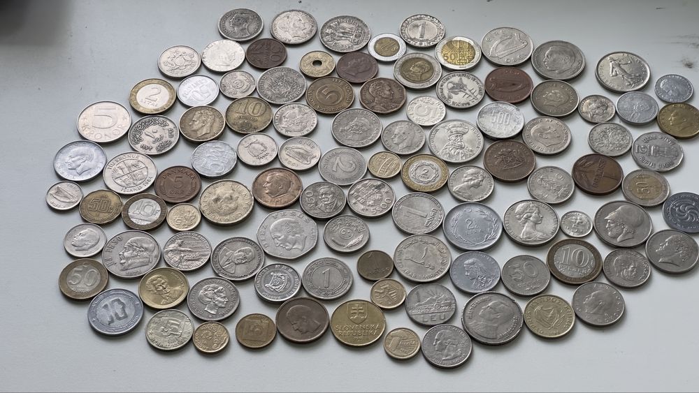 Монеты мира 100 штук