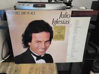 1100 bel air place - Julio Iglesias stan EX