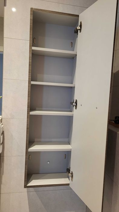 2 szafki łazienkowe z umywalką 80 cm Roca Gap