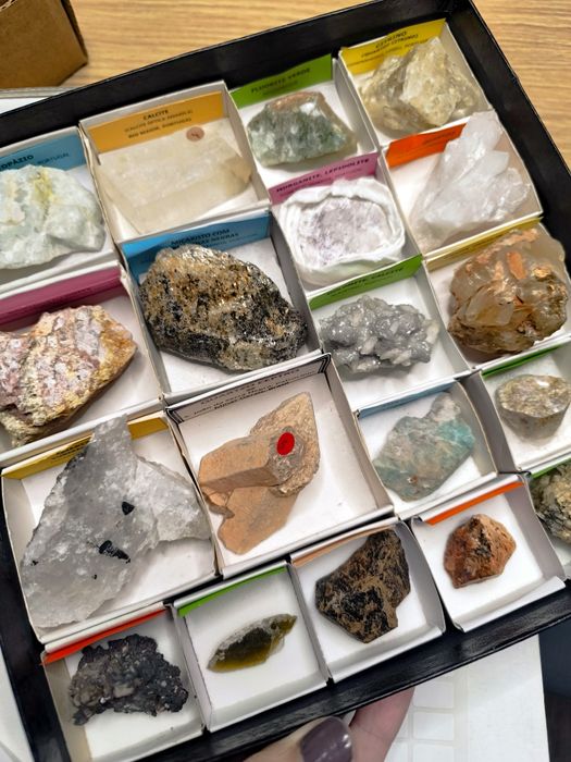 Conjunto de 19 minerais