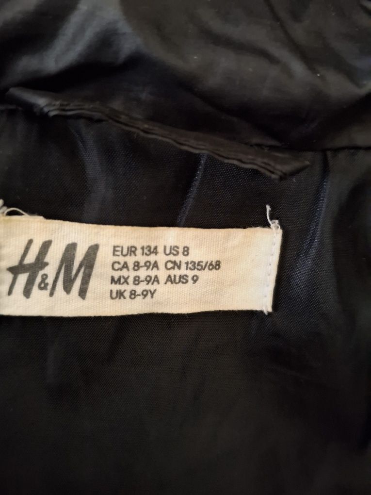 Куртка H&M 134р. для дівчинки в прекрасному стані