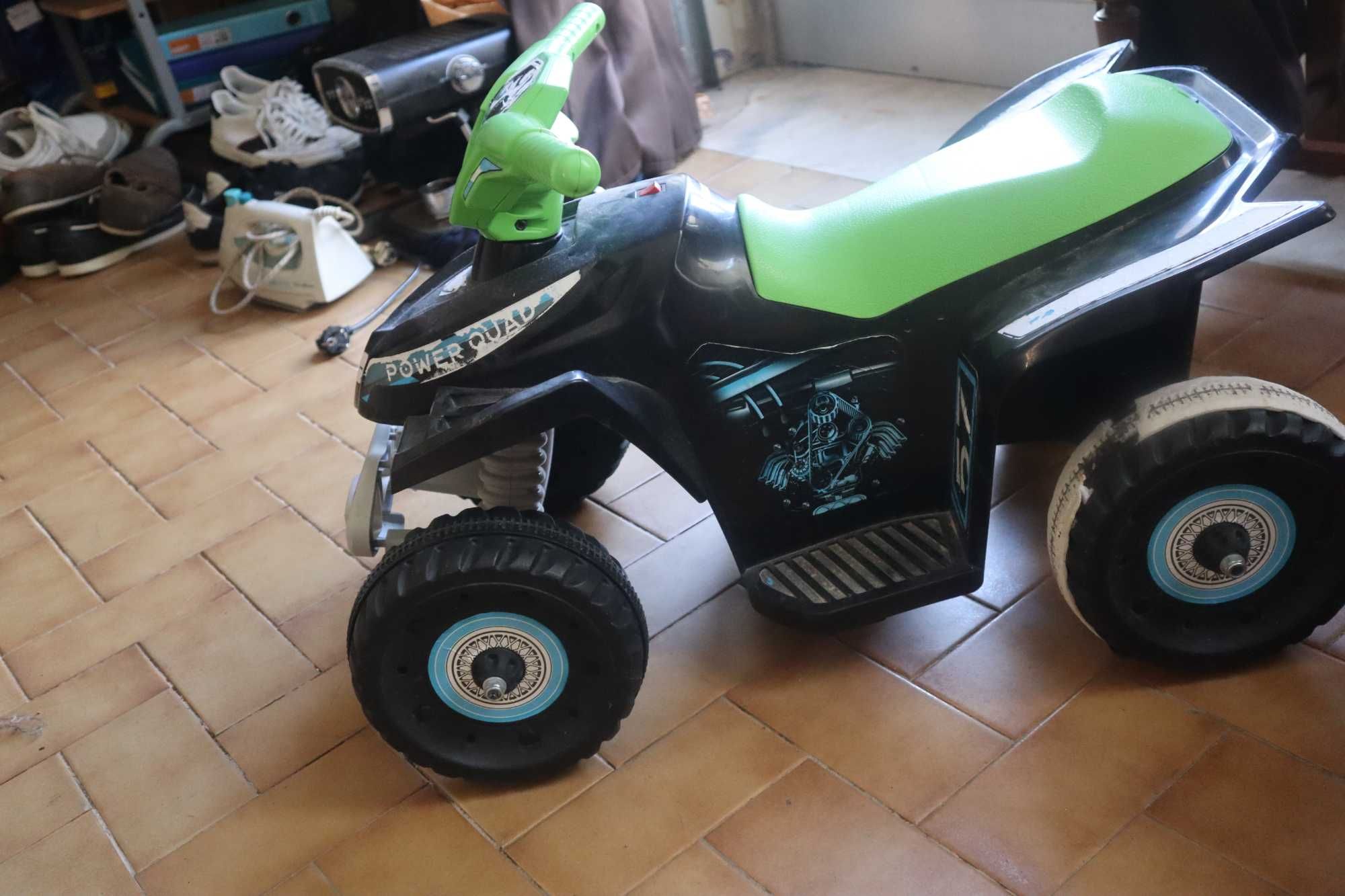 Motas de plástico infantil