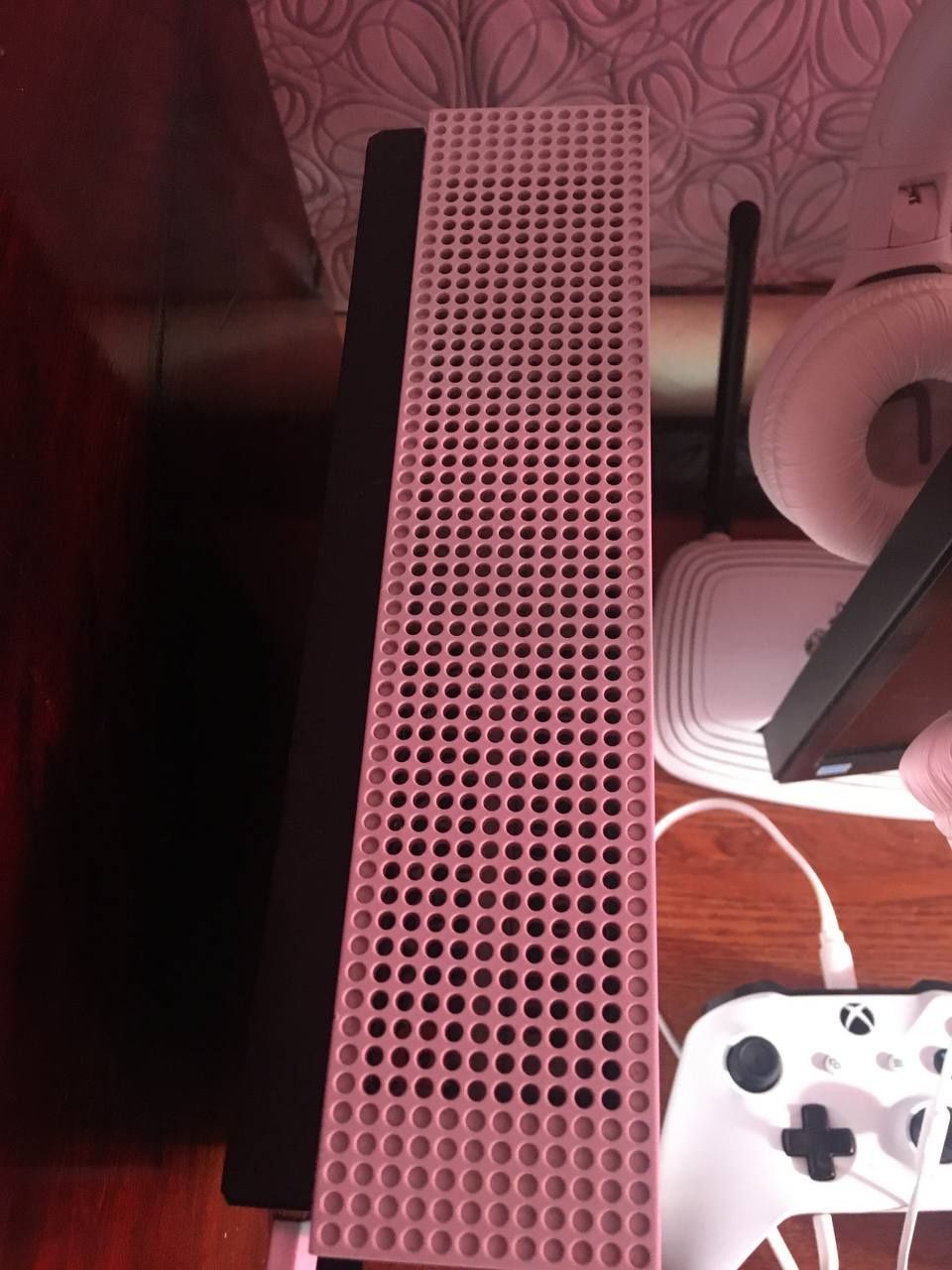 Продам Xbox One S 1 tb