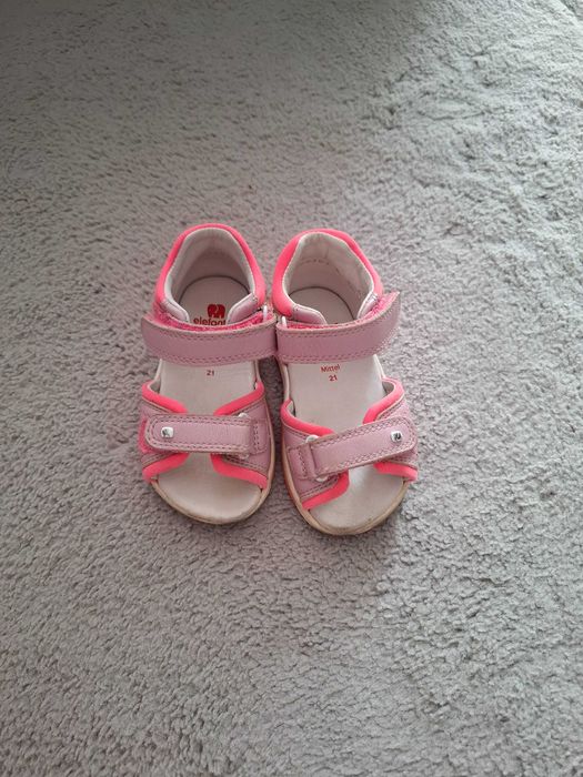 Sandały dziecięce r. 21