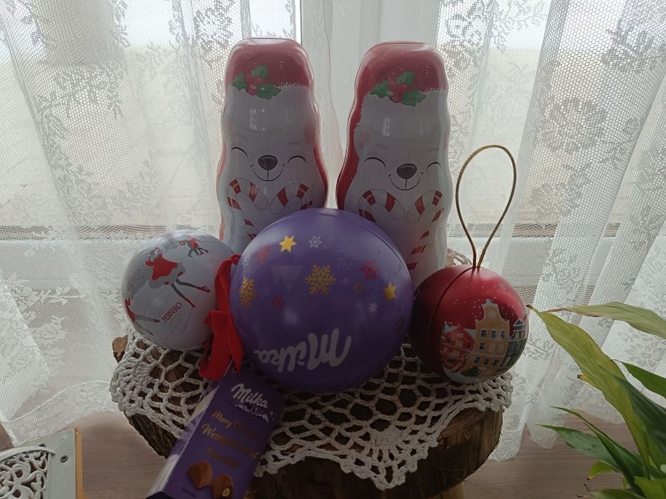 Bombki puszki metalowe po cukierkach