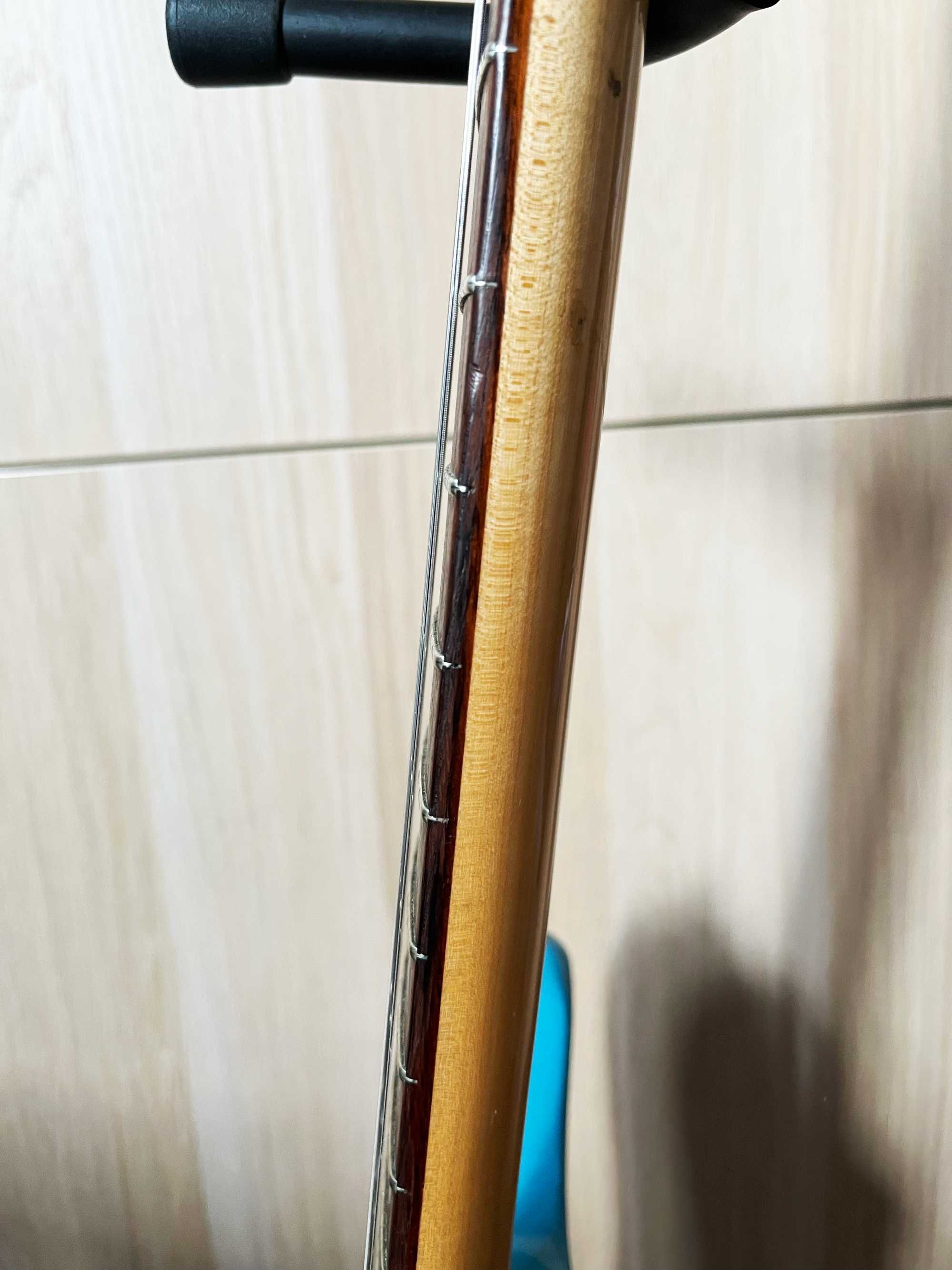 Gitara elektryczna Yamato Mustang, kopia Fender Mustang z lat 80