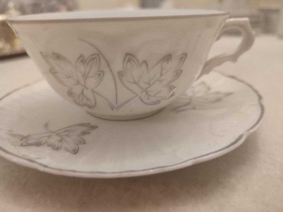Chávenas de chá de porcelana Vista Alegre.