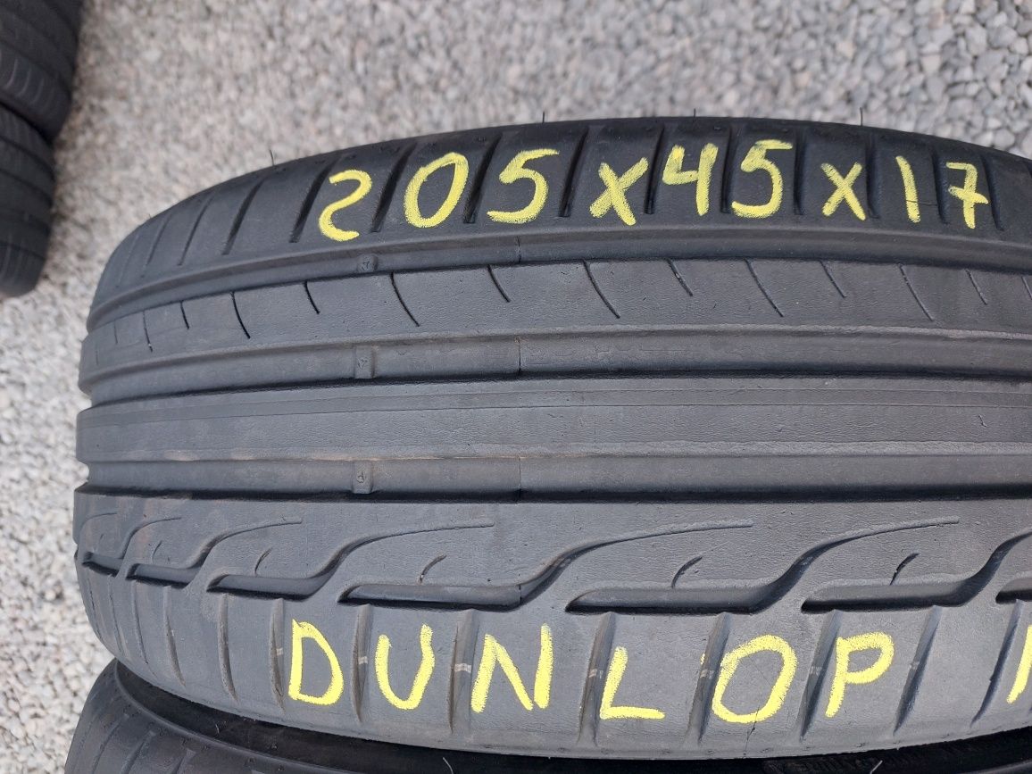 205 45 R17 Dunlop