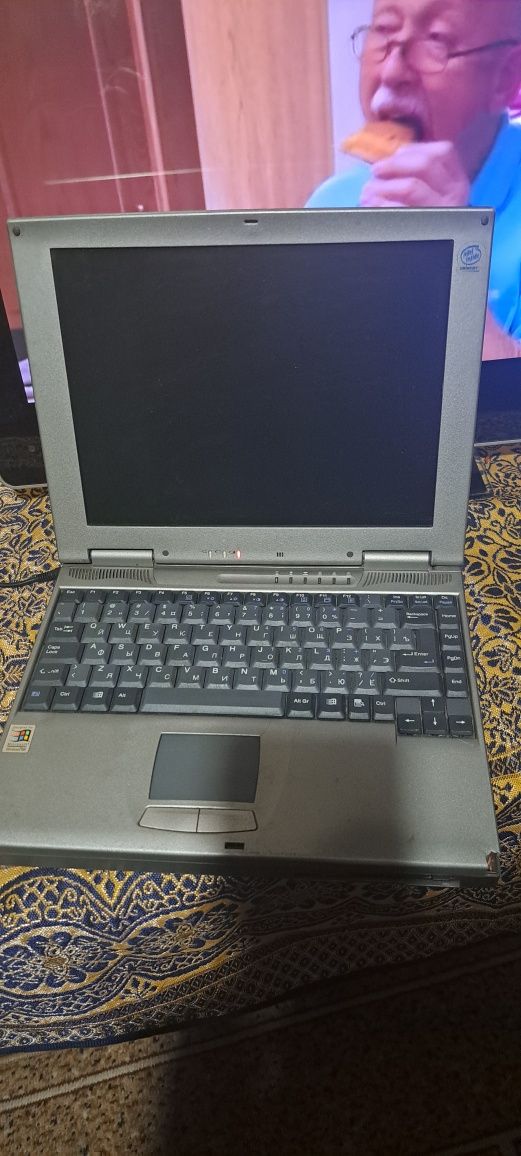 Квазар мікро ноутбук ретро ноутбук сенатор  ноутбук