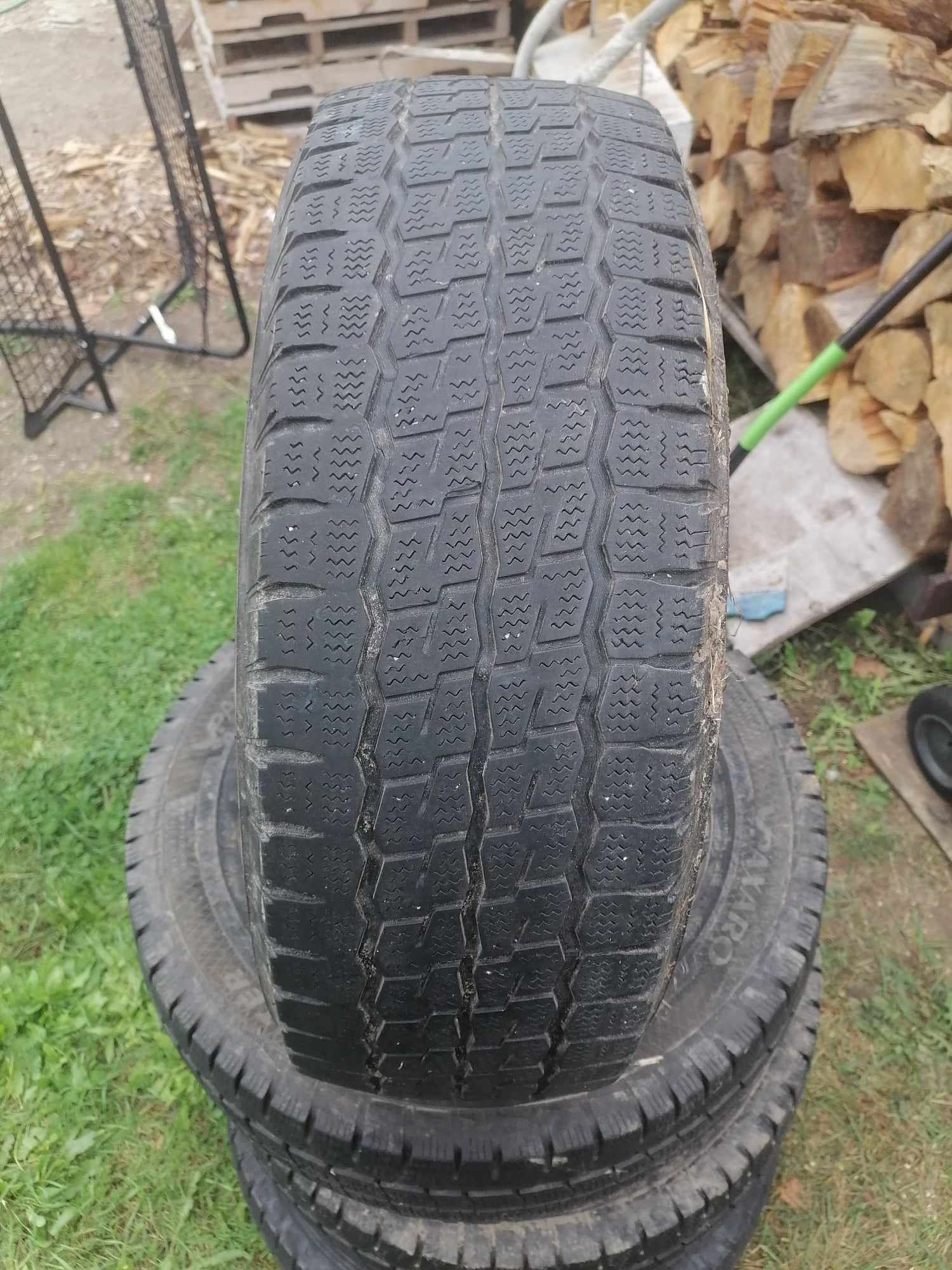 Opony zimowe 2x Firestone 235/65/16C