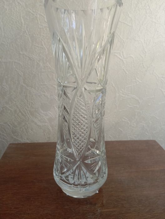 Ваза, салатник хрустальные.