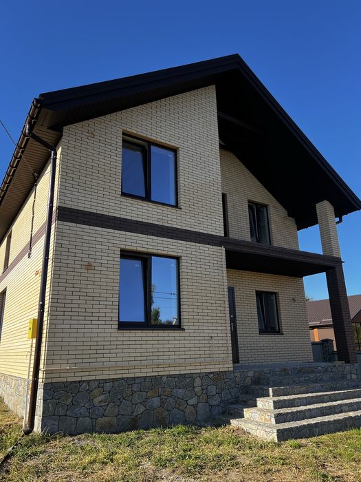 Продам якісний новий двохповерховий будинок