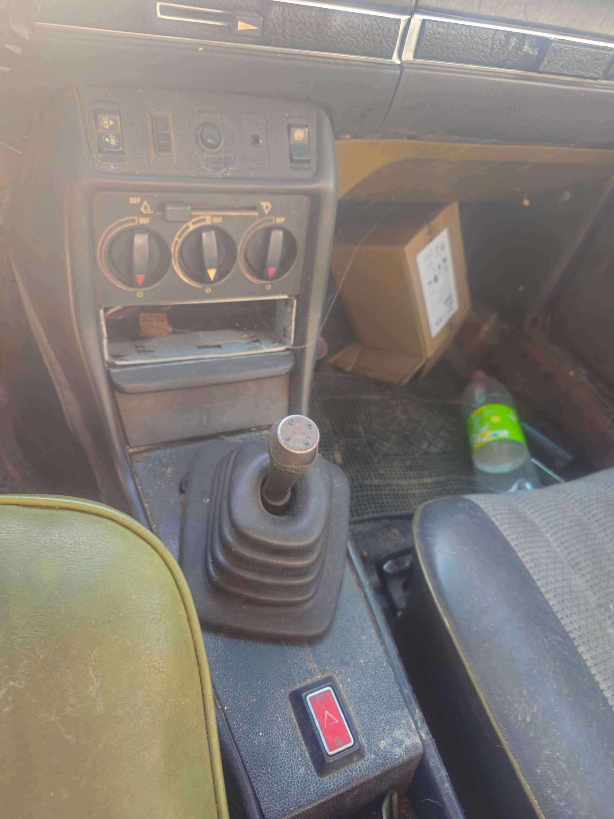 Mercedes W123 300D para peças