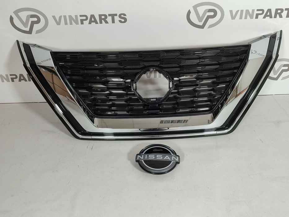 Решітка Радіатора Nissan Rogue T33 Нова Оригінал 2021-2024