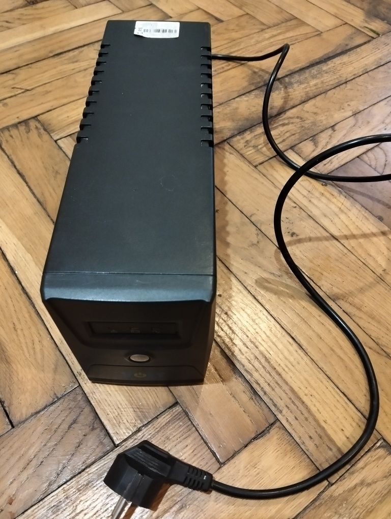 PicoUps 600va, volt