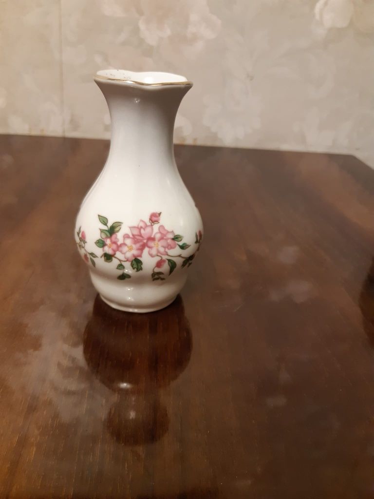 Mały wazonik porcelana Bogucice PRL