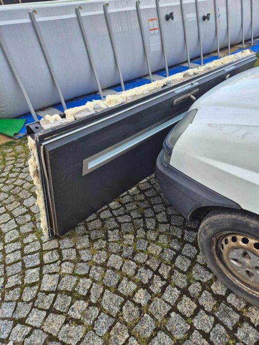 Sprzedam drzwi zewnętrzne.