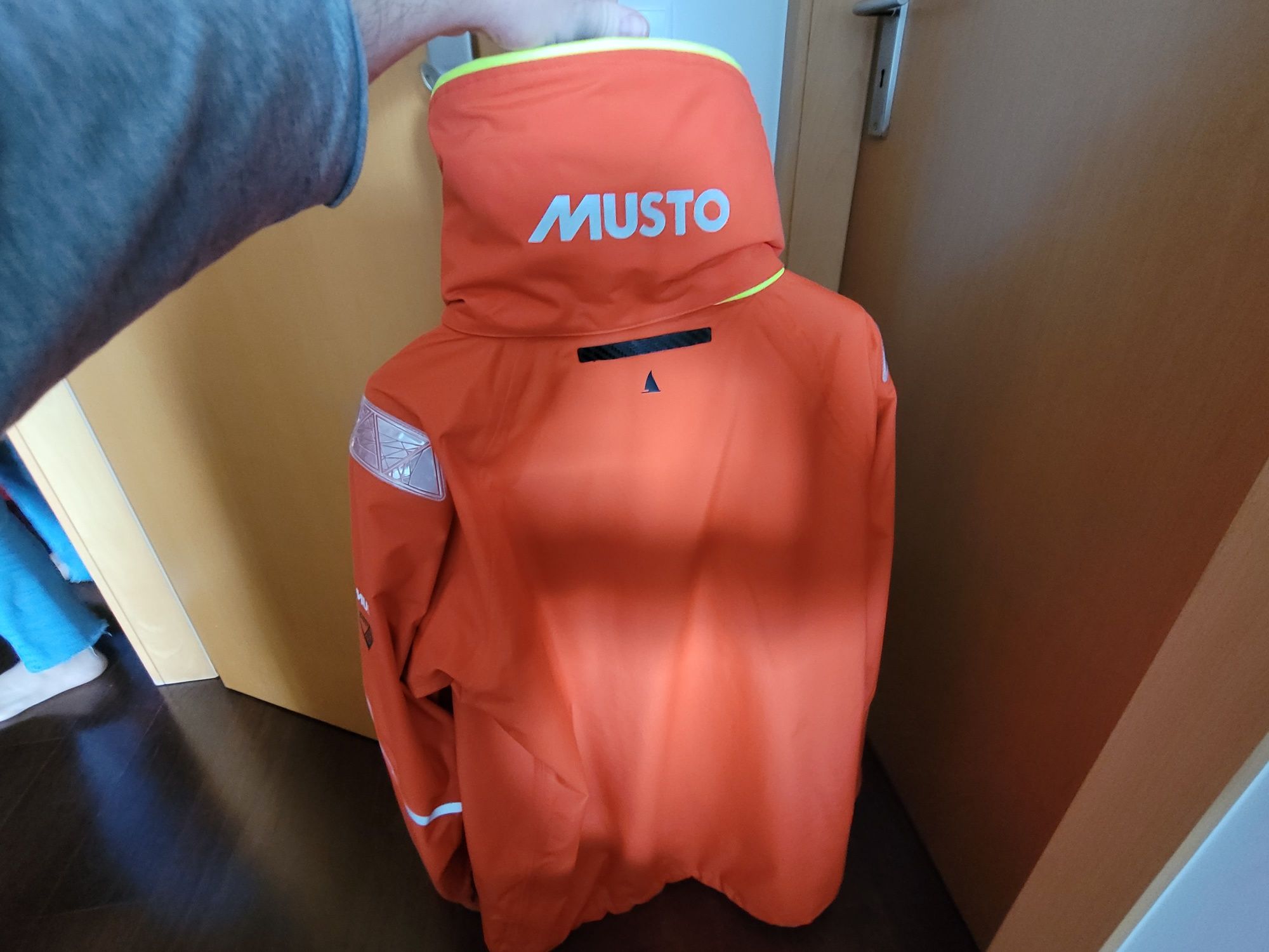 Casaco Vela Costeiro MUSTO edição limitada