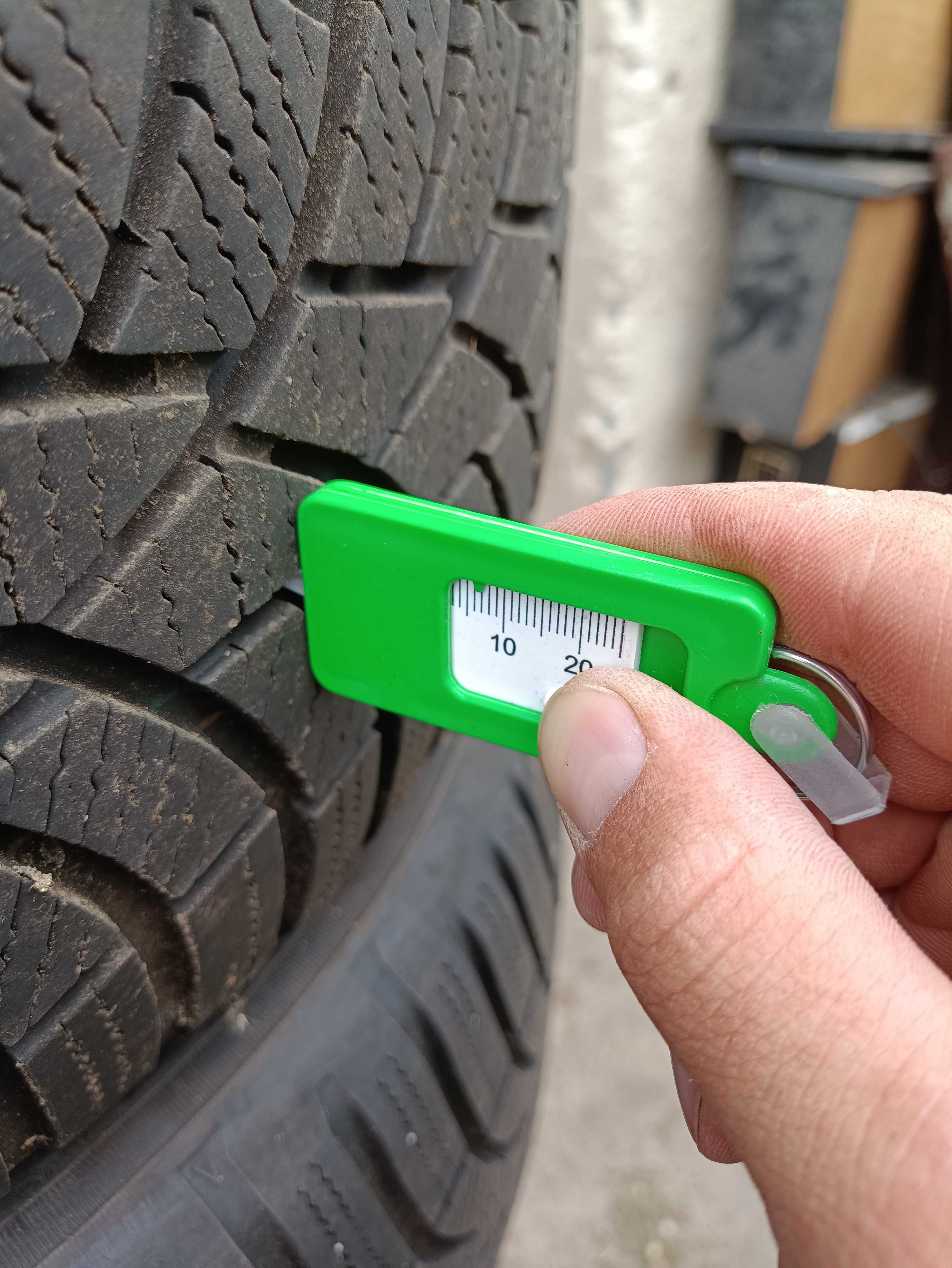 Opony zimowe 225/50r18 TOYO OBSERVE DOT.22