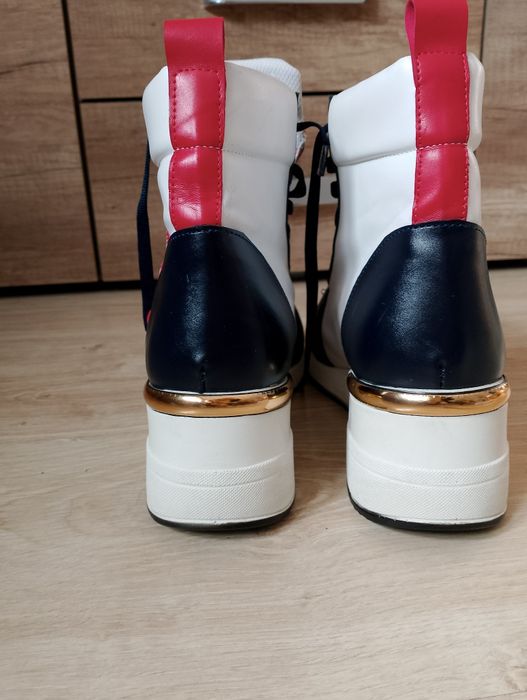 Buty półbuty damskie sneakersy Tommy Hilfiger 38