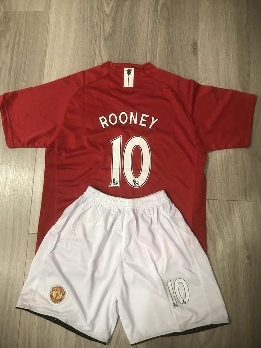 Розпродаж футбольних форм для дітей