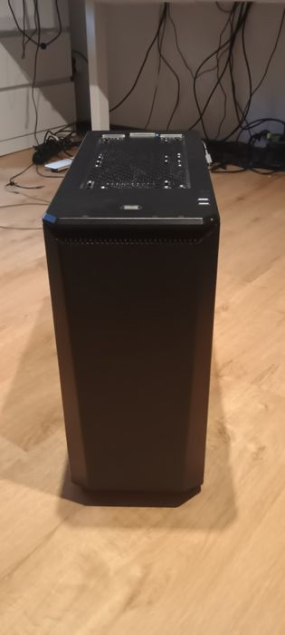 Komputer gamingowy + monitor