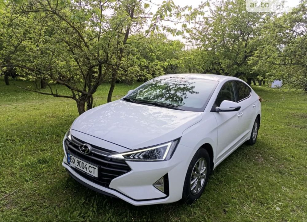 Hyundai Sonata  Подобова оренда авто,та довготривала під таксі