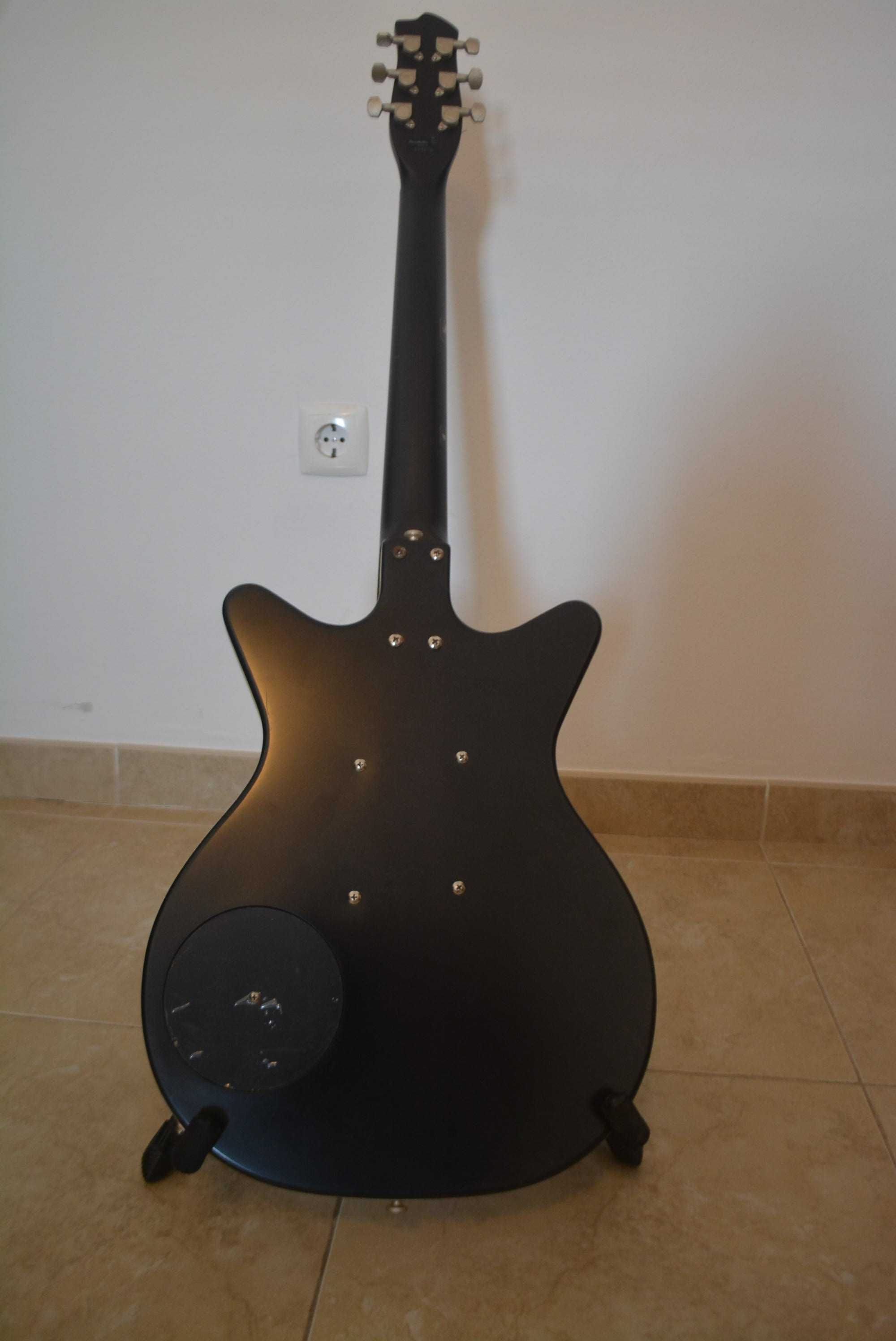 Guitarra eléctrica Danelectro