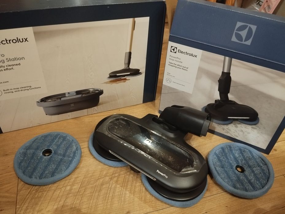 Szczotka i stacja mopująca Electrolux PowerPro Ep71 ZE168 EPPCS2 zest